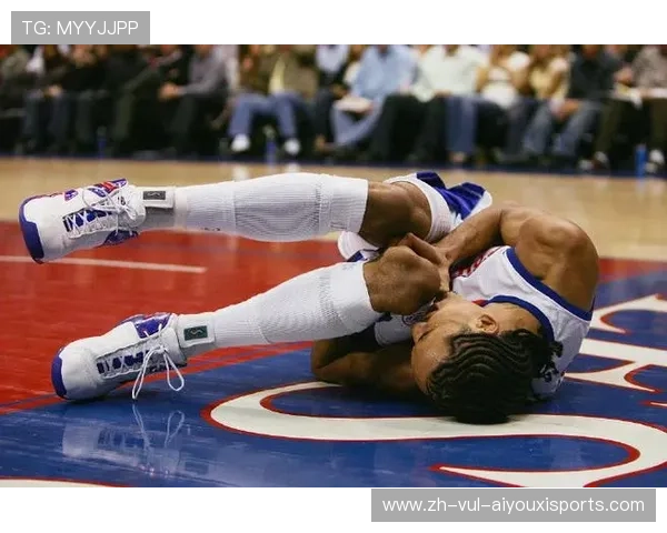 慎点穆迪和利文斯顿膝盖重伤对比视频引深思球迷齐呼伤病滚粗